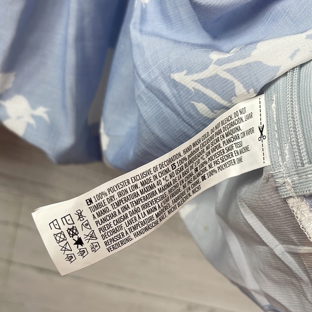 NWT ENDLESS ROSE TOP - Picture 4 of 5